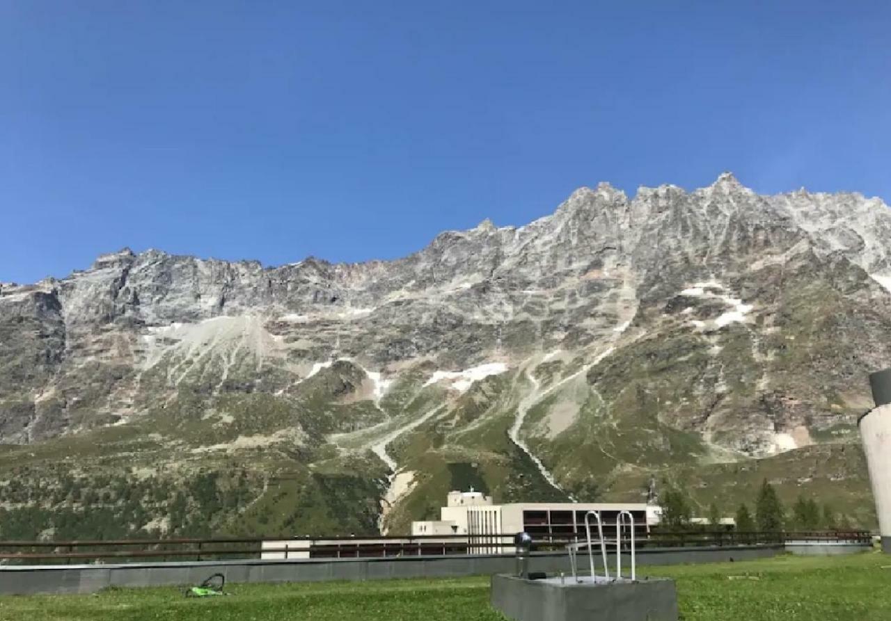 Cervinia Ski In Ski Out - Studio On The Slopes بيريوِل تْشيرفينيا المظهر الخارجي الصورة