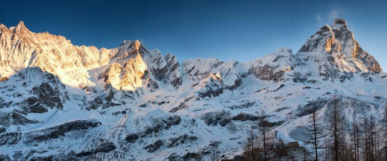 Cervinia Ski In Ski Out - Studio On The Slopes بيريوِل تْشيرفينيا المظهر الخارجي الصورة